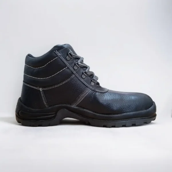 Chaussures de sécurité SB Titan, modèle robuste